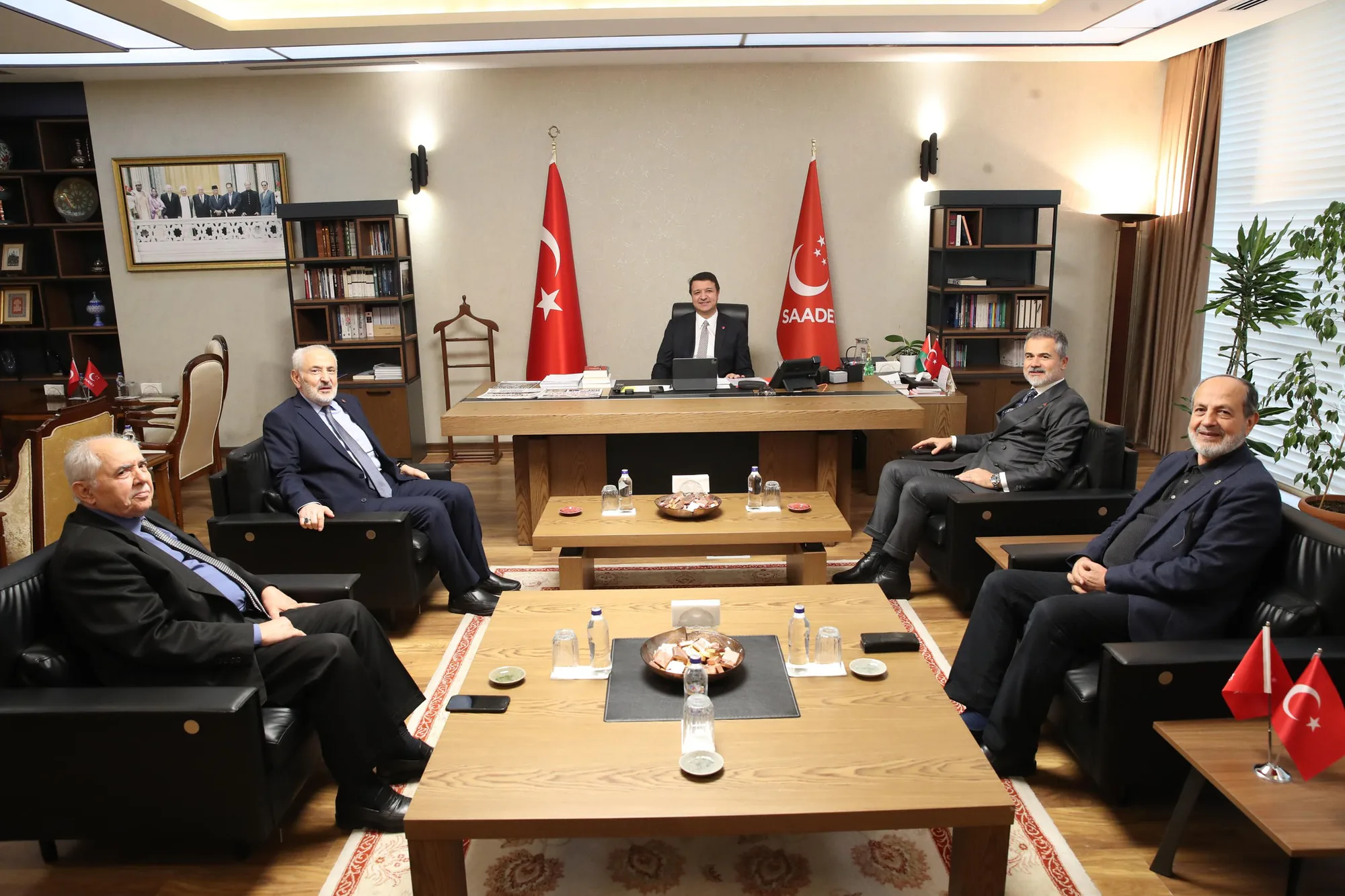 Refah Partisi Genel Başkanı Mahmut Arıkan'a Hayırlı Olsun Ziyareti Refah Partisi Genel Başkanı Mahmut Arıkan'a Hayırlı Olsun Ziyareti