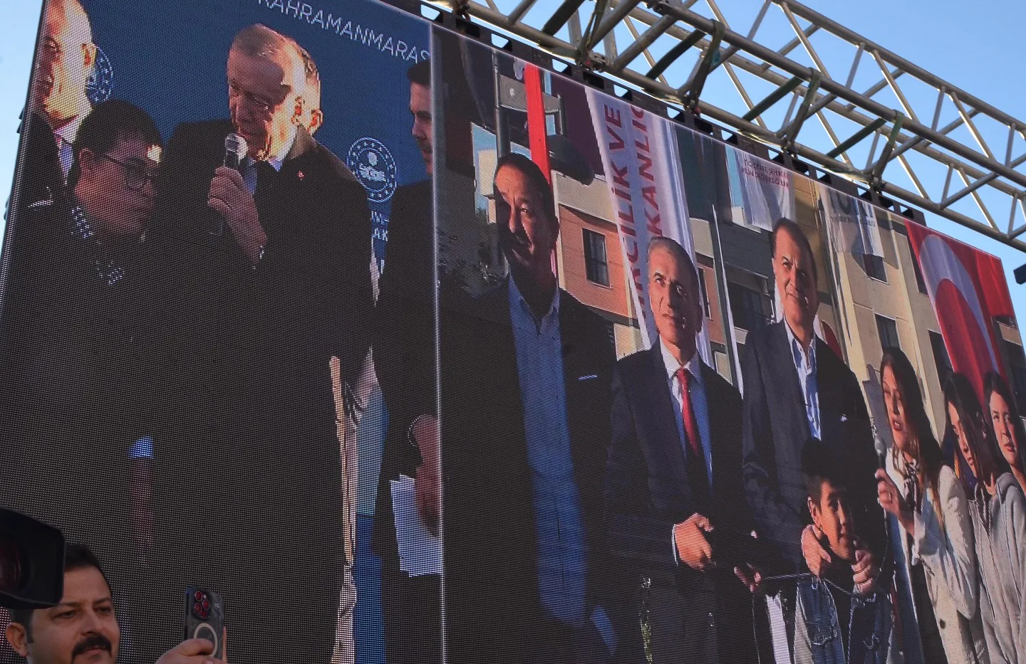 Kahramanmaraş Depreminden Etikilenen İllerde 155,000 Konut Anahtar Teslimi ve Kura Çekimi Töreni Kahramanmaraş Depreminden Etikilenen İllerde 155,000 Konut Anahtar Teslimi ve Kura Çekimi Töreni