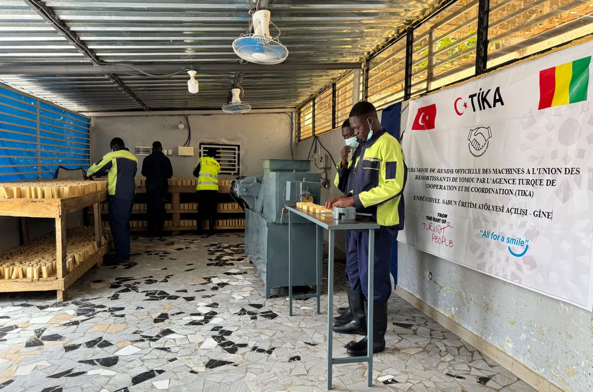 TİKA, Gine'de Yerel Üretimi Desteklemek İçin Atölye Kurdu TİKA, Gine'de Yerel Üretimi Desteklemek İçin Atölye Kurdu