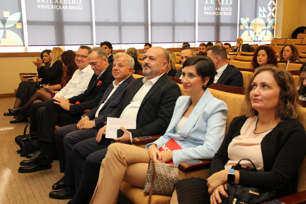 Kadın Girişimcileri Destekleyen Yeni Paket Kadın Girişimcileri Destekleyen Yeni Paket