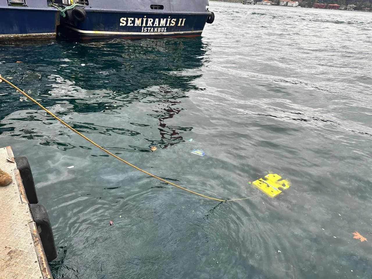 İstanbul'da Denize Düşen İki Vatandaş İçin Arama Çalışmaları Başlatıldı İstanbul'da Denize Düşen İki Vatandaş İçin Arama Çalışmaları Başlatıldı