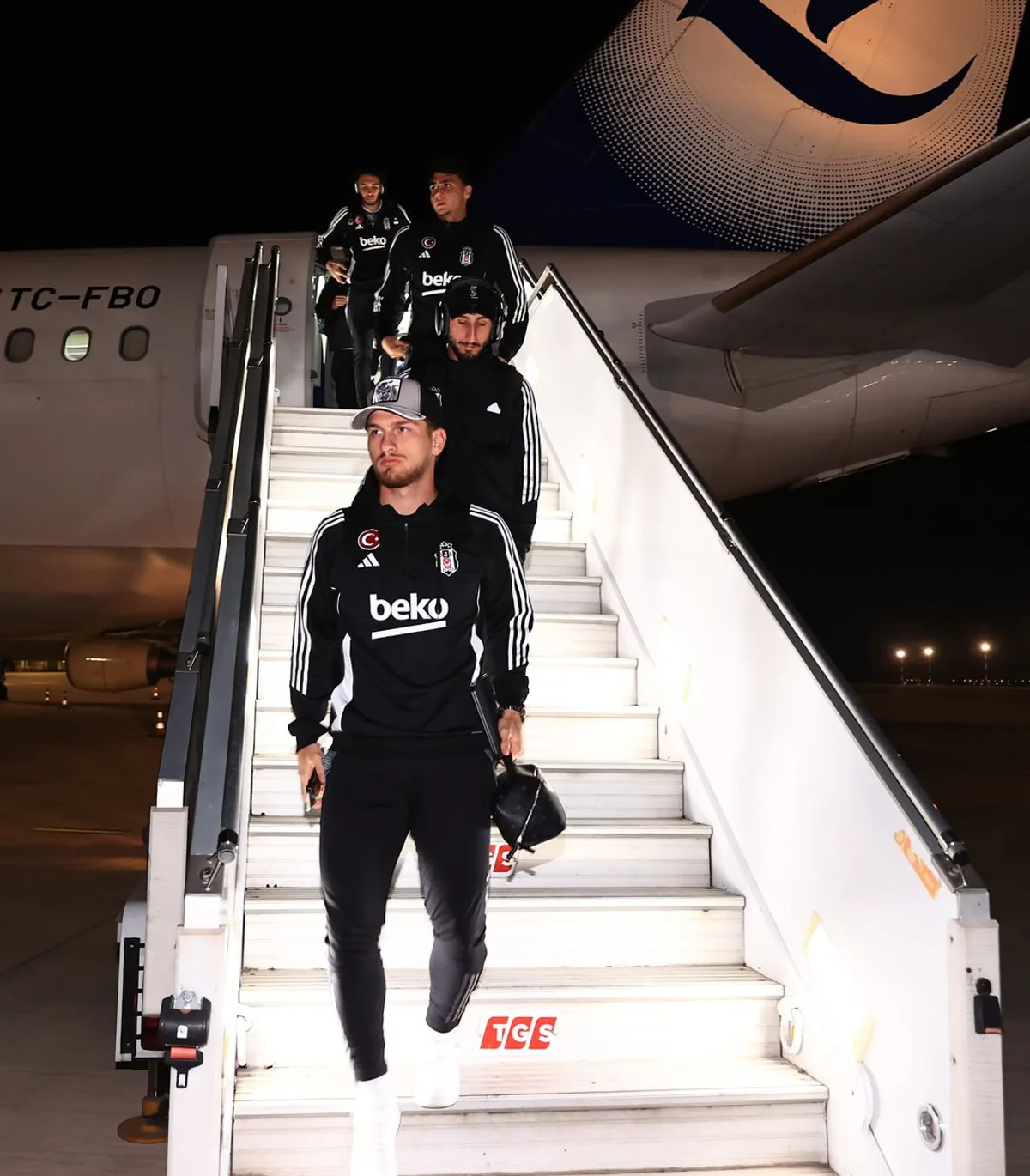 Beşiktaş, Mersin'de Karayolu Ulaşım Sponsoru ile Bir Araya Geldi Beşiktaş, Mersin'de Karayolu Ulaşım Sponsoru ile Bir Araya Geldi