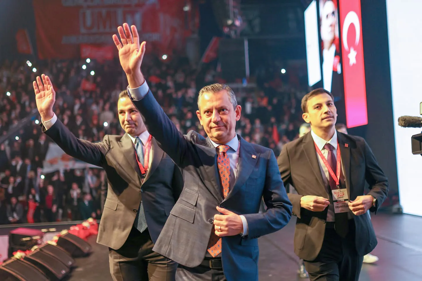 Cem Aydın yeni Gençlik Kolları Genel Başkanı oldu Cem Aydın yeni Gençlik Kolları Genel Başkanı oldu