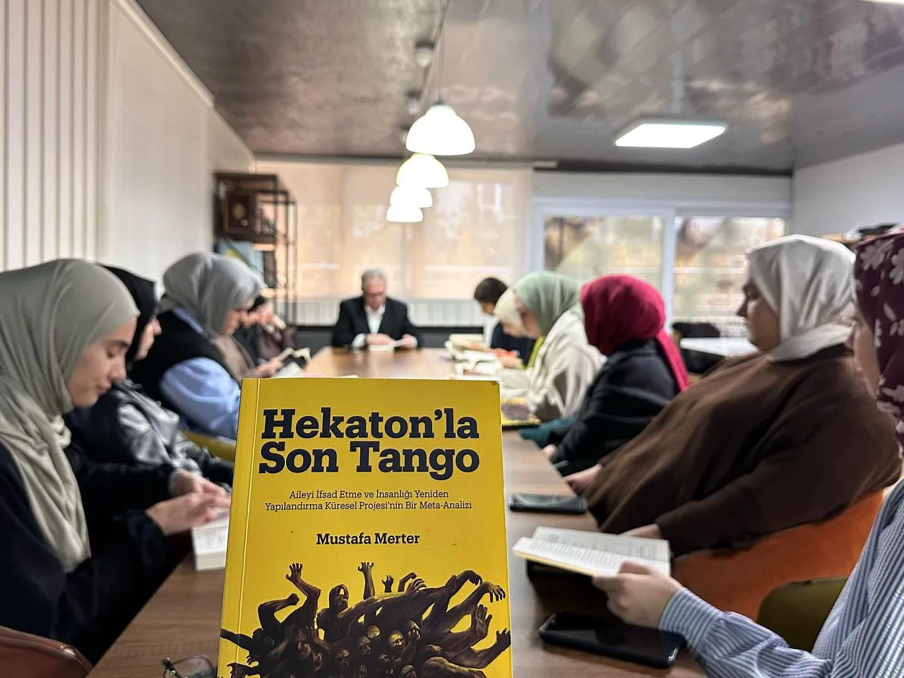 Üniversiteli Öğrenciler Okuma Etkinliğinde Buluştu Üniversiteli Öğrenciler Okuma Etkinliğinde Buluştu