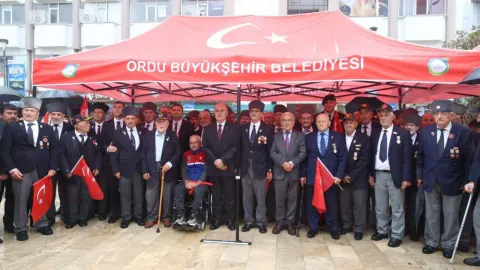 Ordu'da 19 Eylül Gaziler Günü yürüyüş ve mehteran gösterisiyle kutlandı