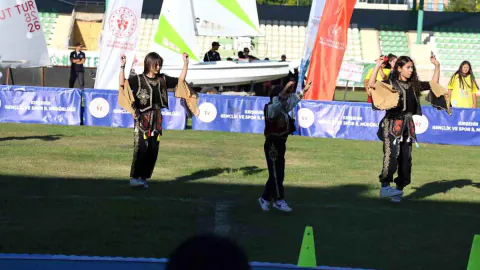 Kırşehir'de Yaz Spor Okulları Kapılarını Açtı: Gençler Spora Doyacak