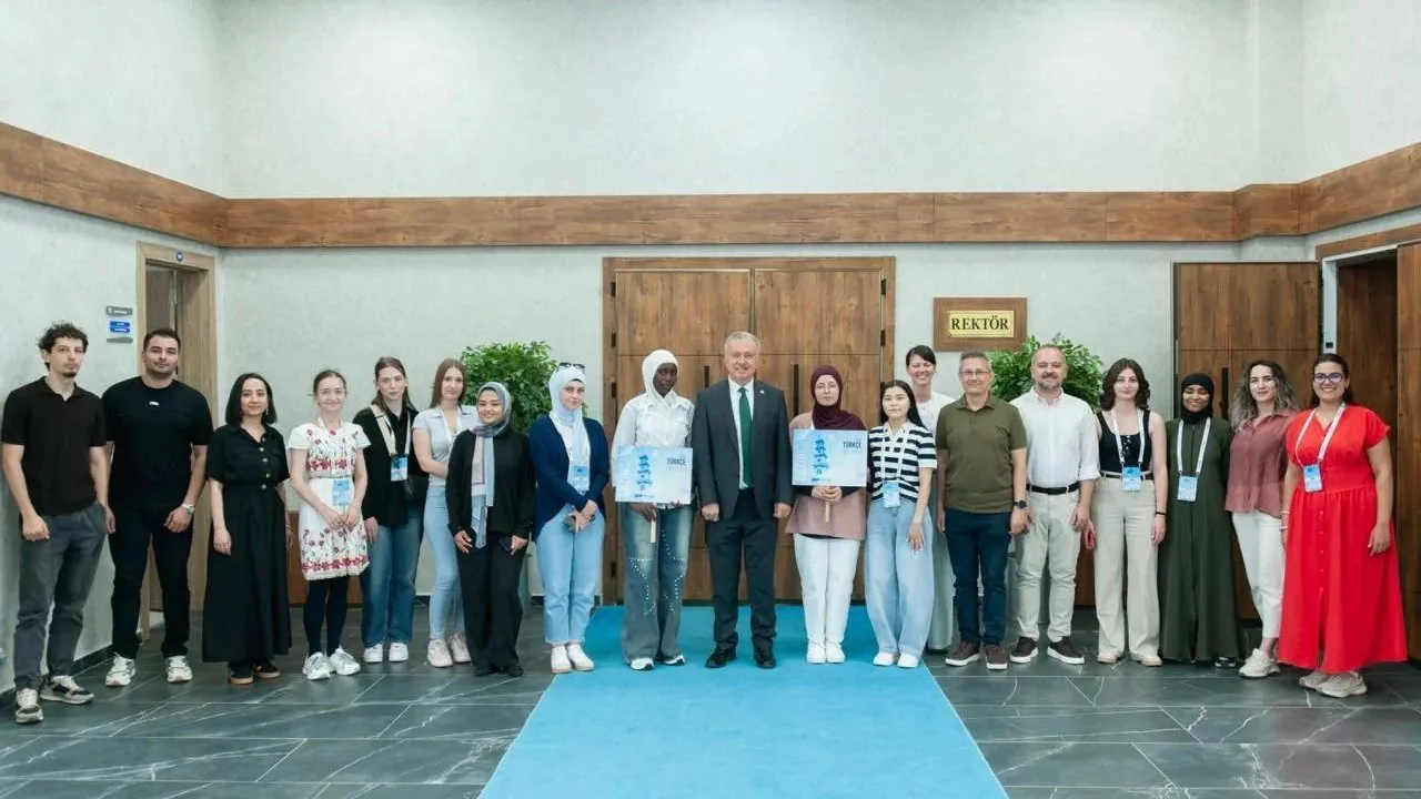 EBYÜ'de Uluslararası Türkçe Seferberliği: 13 Ülkeden Öğrenciler Erzincan'da EBYÜ'de Uluslararası Türkçe Seferberliği: 13 Ülkeden Öğrenciler Erzincan'da