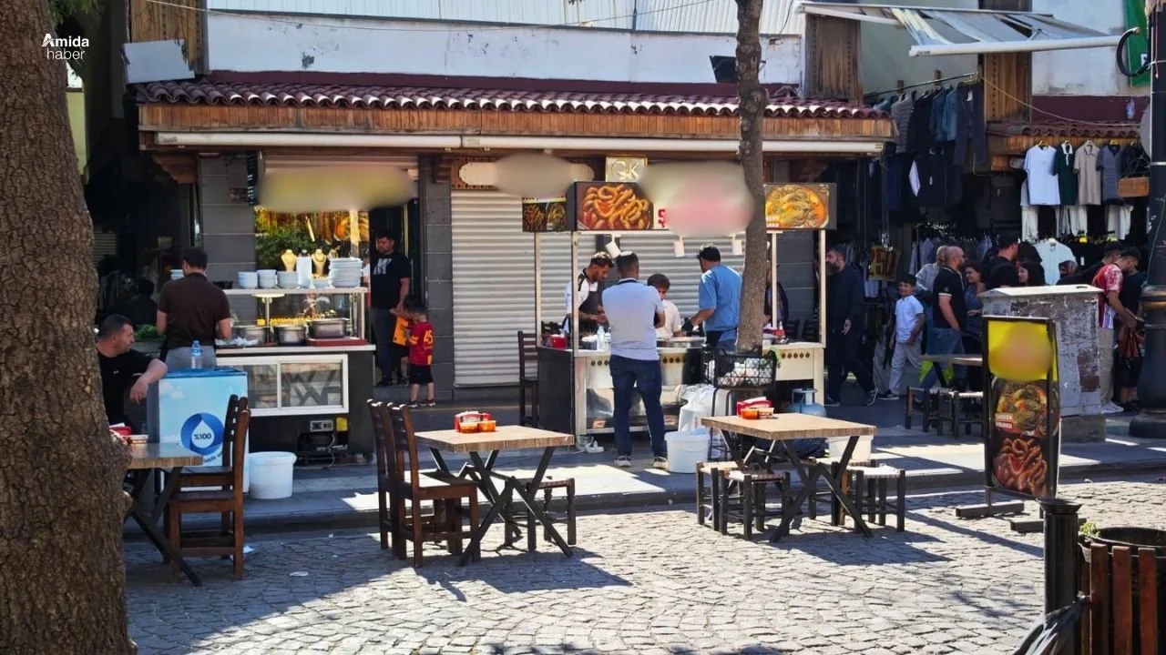 Sur'un Tarihi Sokaklarında Yeni Dönem: Kaldırım İşgallerine Karşı Koordinasyon Hamlesi Sur'un Tarihi Sokaklarında Yeni Dönem: Kaldırım İşgallerine Karşı Koordinasyon Hamlesi