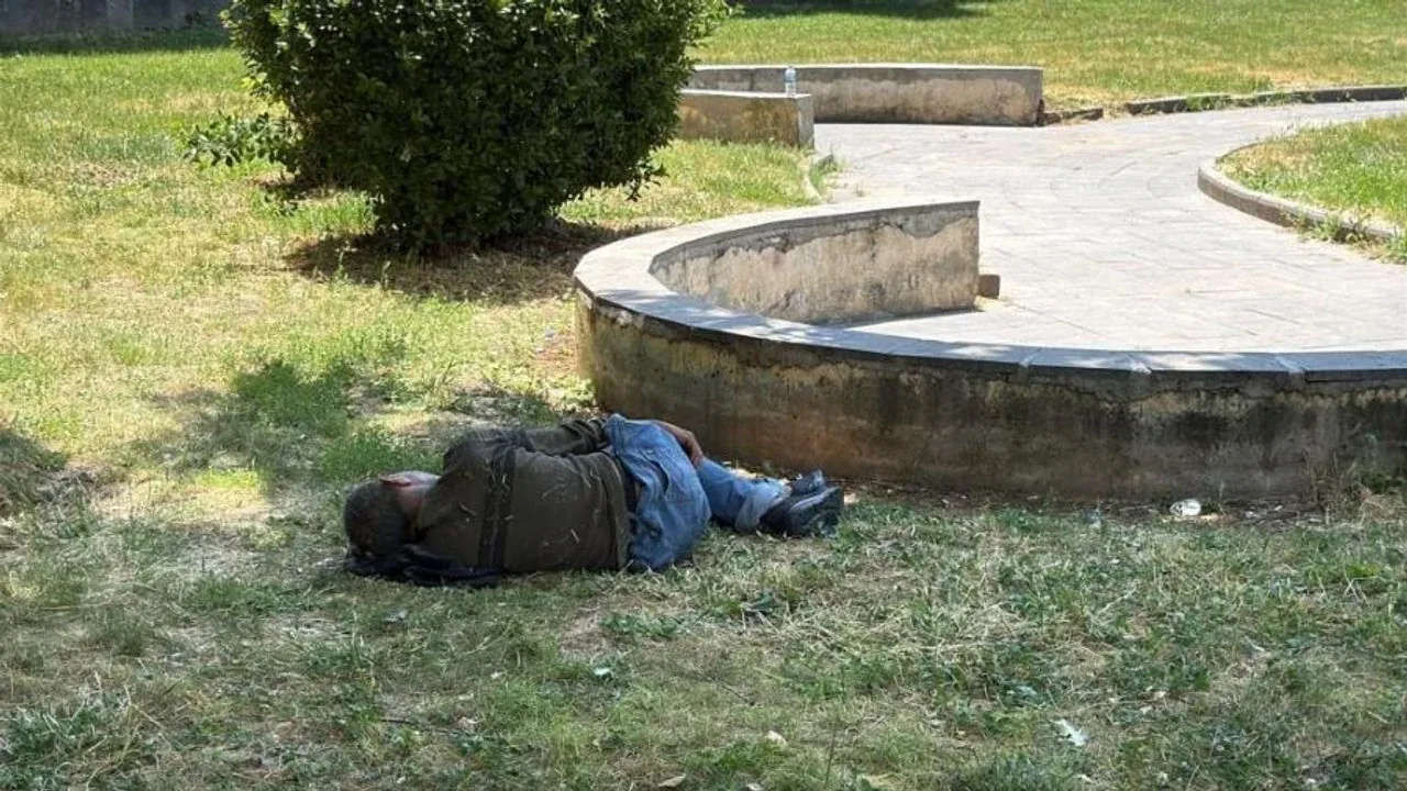 Diyarbakır'da Kavurucu Sıcaklık Alarmı: Termometreler 40 Dereceye Yaklaştı Diyarbakır'da Kavurucu Sıcaklık Alarmı: Termometreler 40 Dereceye Yaklaştı