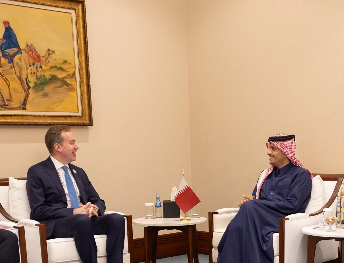 Qatar'ın Başbakanı ve Dışişleri Bakanı Dünya Ekonomik Forumu Başkanı ile Görüştü Qatar'ın Başbakanı ve Dışişleri Bakanı Dünya Ekonomik Forumu Başkanı ile Görüştü