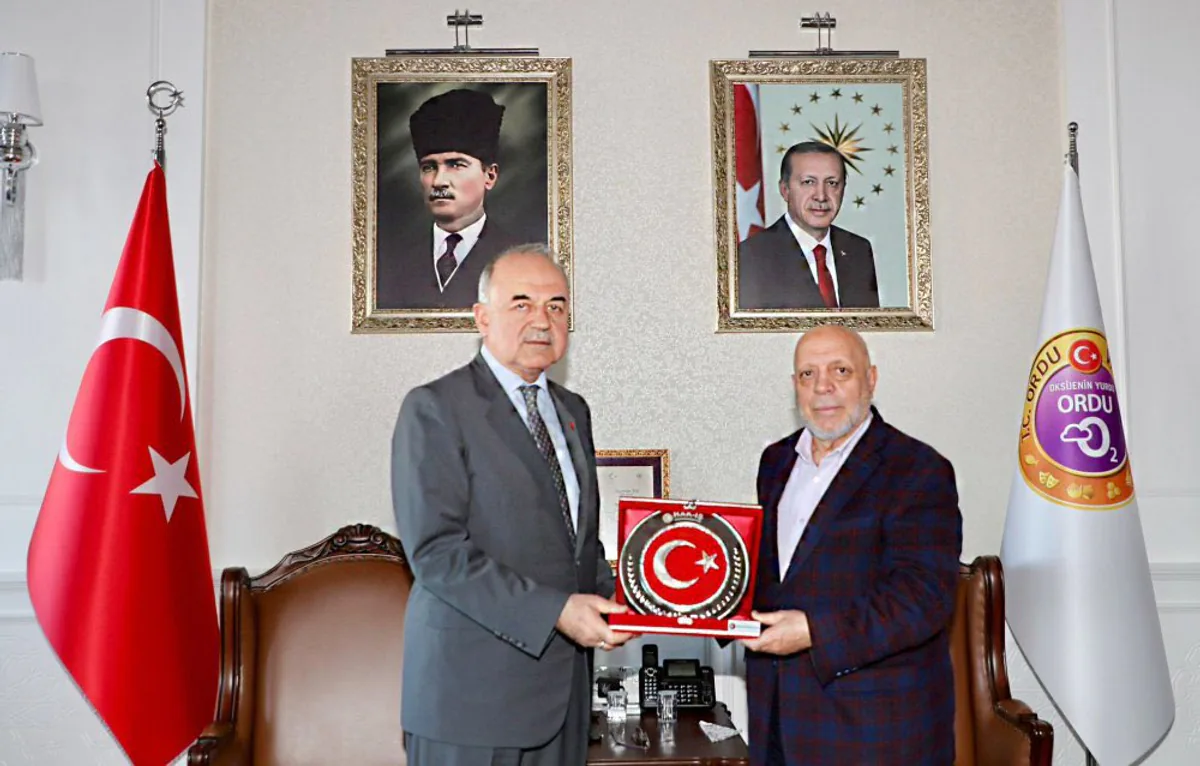 Hak İşçi Sendikaları Genel Başkanı Mahmut Arslan, Ordu Valisi Muammer Erol ve Büyükşehir Belediye Başkanı Dr. Mehmet Hilmi Güler'i Ziyaret Etti Hak İşçi Sendikaları Genel Başkanı Mahmut Arslan, Ordu Valisi Muammer Erol ve Büyükşehir Belediye Başkanı Dr. Mehmet Hilmi Güler'i Ziyaret Etti
