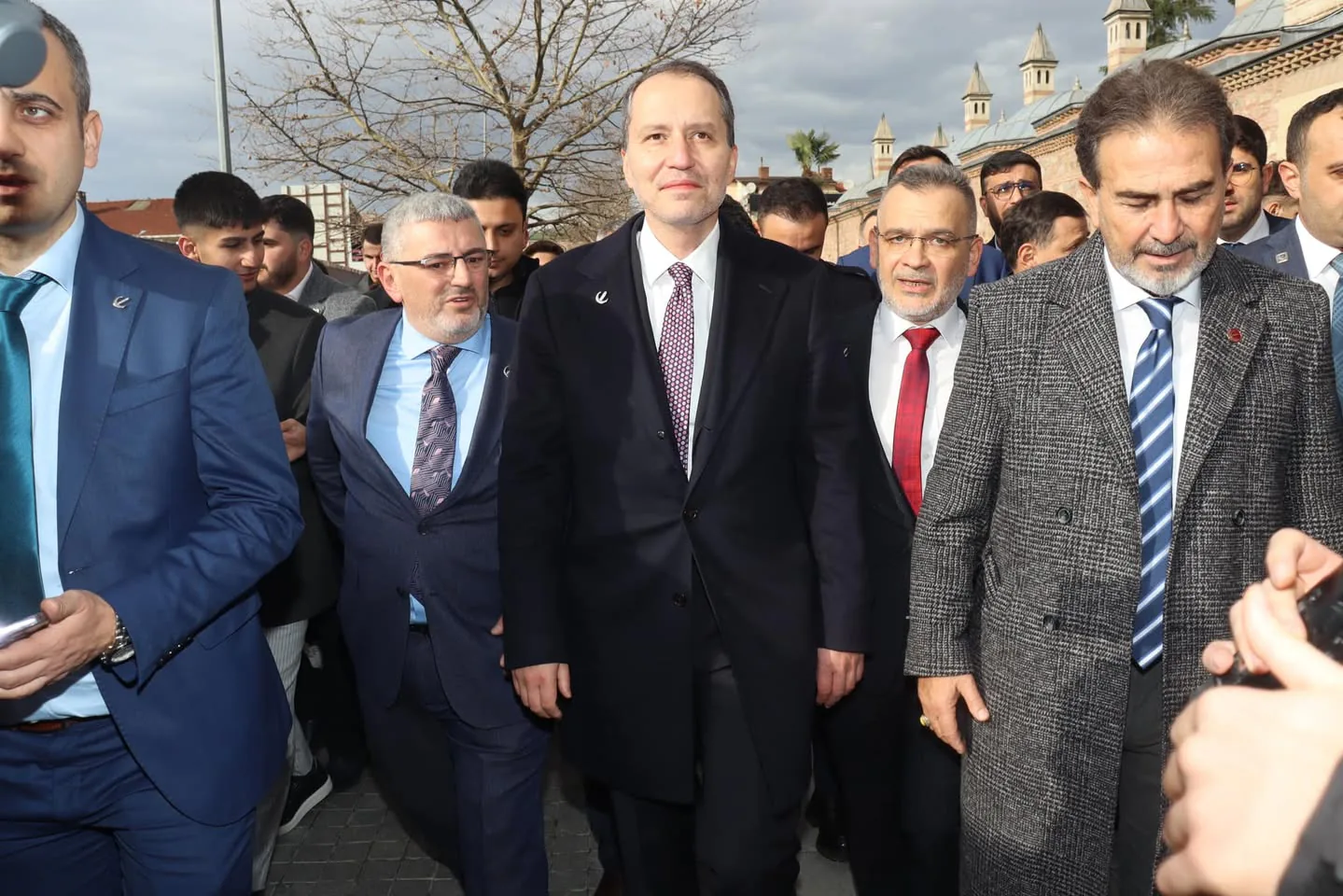 Yeniden Refah Partisi Genel Başkanı Gebze'de Sevgi Yürüyüşü Düzenledi Yeniden Refah Partisi Genel Başkanı Gebze'de Sevgi Yürüyüşü Düzenledi