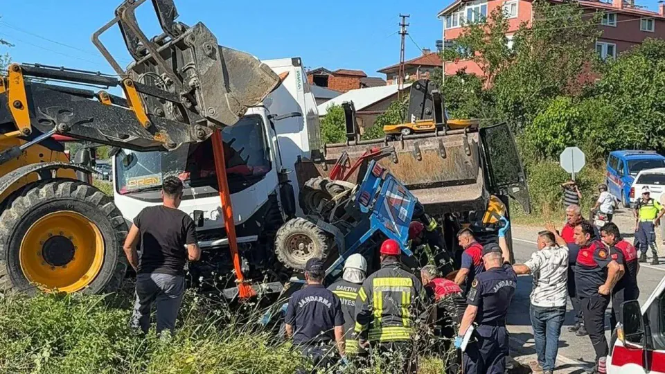 Bartın'da Kamyon ile Patpat Çarpıştı: 1 Kişi Hayatını Kaybetti görseli