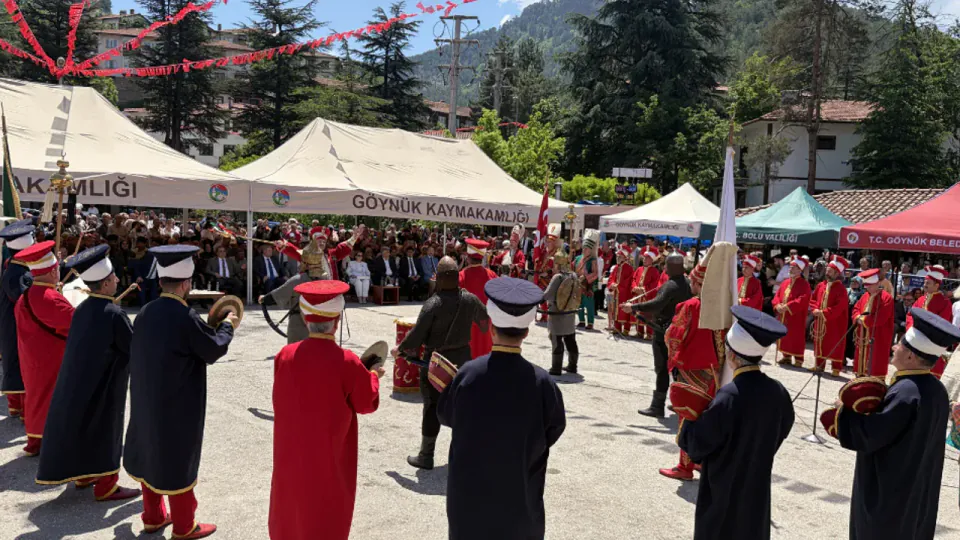 Göynük'te Akşemseddin Anma Günleri'ne yoğun ilgi: 28 bin kişilik ikram yapıldı görseli