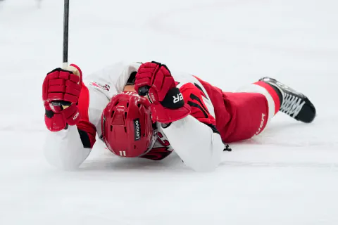 Stanley Cup Finali'nde Tarihi Rekor: Jordan Staal Efsanelerle Aynı Sıraya Yazıldı Stanley Cup Finali'nde Tarihi Rekor: Jordan Staal Efsanelerle Aynı Sıraya Yazıldı