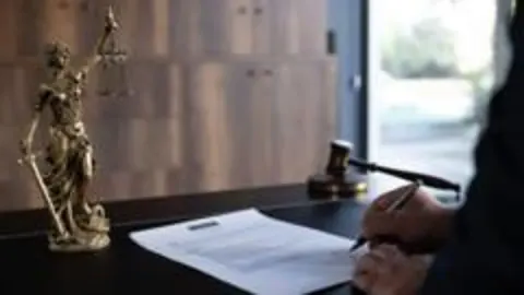 AYM Evlenen Kadının Nüfus Kaydı Kararında Son Noktayı