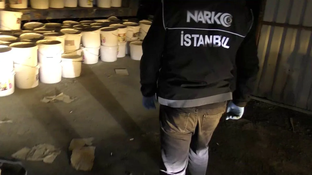 İstanbul'da Zehir Tacirlerine Yönelik Operasyon İstanbul'da Zehir Tacirlerine Yönelik Operasyon