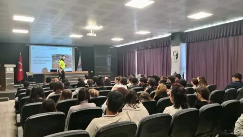 Bozüyük'te Geleceğin Sürücüleri İçin Kritik Eğitim: Trafik Bilinci Artırılıyor