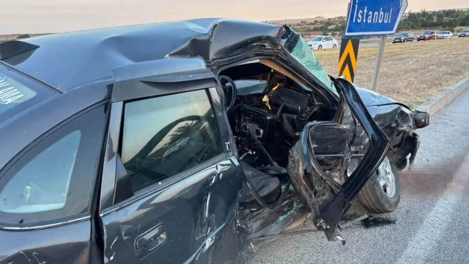 Babaeski'de minibüs ile otomobil önefendi çarpıştı: 4 yaralı hastaneye kaldırıldı görseli