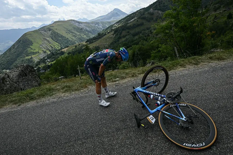 Tour de France'ta İlan Van Wilder Şoku: Belçikalı Bisikletçi Yarışı Bırakmak Zorunda Kaldı görseli