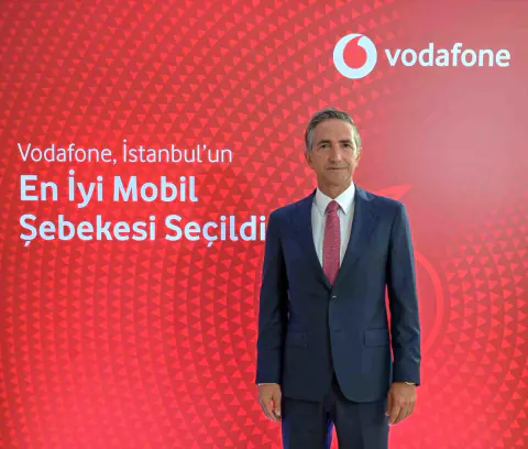 Mobil Operatör Performans Analizi: Kullanıcı Deneyimleri ve Hizmet Kalitesi