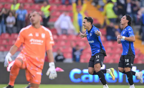Querétaro, Tigres'i Dramatik Penaltıyla Devirdi