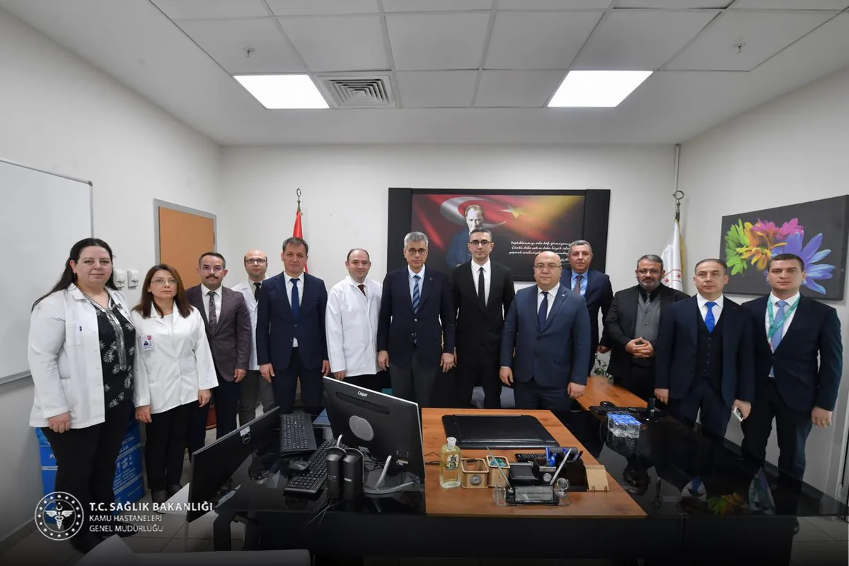 Sağlık Bakanı ve Yetkililer Balıkesir'deki Kazaları İnceledi Sağlık Bakanı ve Yetkililer Balıkesir'deki Kazaları İnceledi