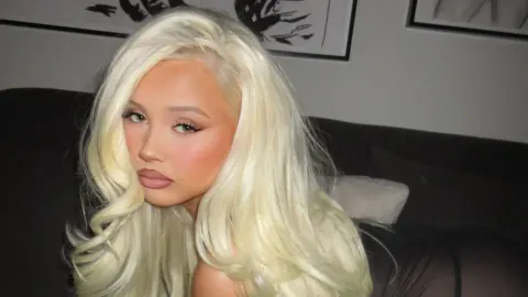 Alabama Barker 'filtresiz' selfisiyle gündeme geldi: Doğal saçlar ve Dolce & Gabbana
