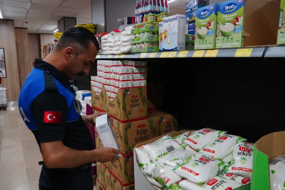Armutlu Belediyesi'nden marketlere kapsamlı denetim: Tarih ve etiketler incelendi görseli