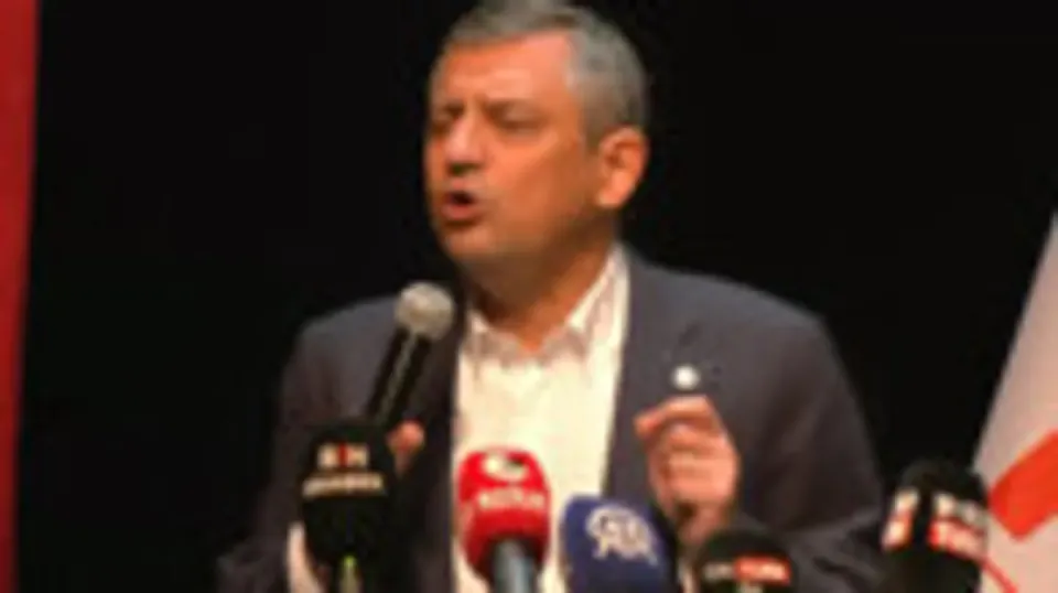 Özgür Özel Balıkesir’de Erdoğan’a sordu: “Fon paralarını geri alacak mısınız?” görseli