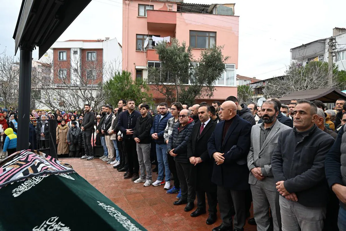 Patlama Sonucu Hayatını Kaybeden Kardeşler Dualarla Uğurlandı Patlama Sonucu Hayatını Kaybeden Kardeşler Dualarla Uğurlandı
