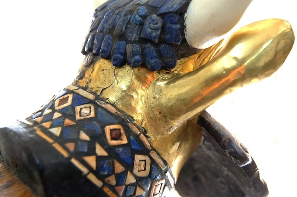 Irak'ta Bulunan Antik Boğa Başlı Telli Müzik Aleti Tarihi ve Kültürel Mirası Aydınlatıyor Irak'ta Bulunan Antik Boğa Başlı Telli Müzik Aleti Tarihi ve Kültürel Mirası Aydınlatıyor