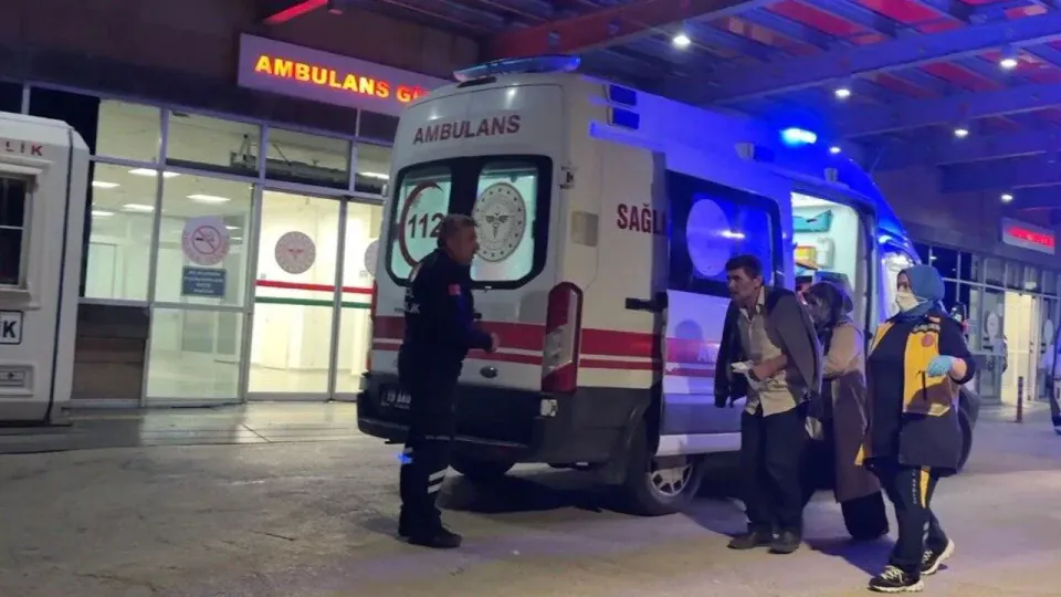 Çorum'da düğün yemeği alarmı: 50 kişi hastaneye kaldırıldı görseli
