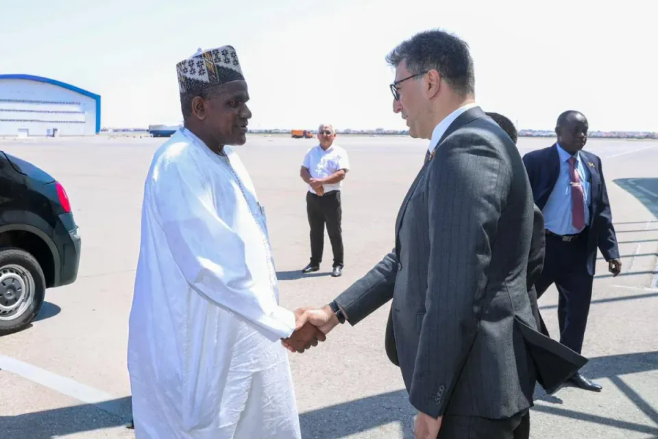 Niger Danışma Konseyi Başkanı Bakü'ye Geldi: OİS Parlamenterler Konferansı Başlıyor görseli