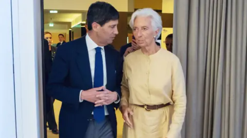 Fed Başkanı Kevin Warsh'tan Bağımsızlık Vurgusu: Temmuz Kararı Bekleniyor