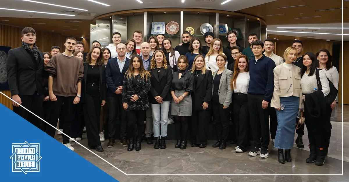 Uludağ Üniversitesi İktisat Topluluğu Kulübü Türkiye Bankalar Birliği'ni Ziyaret Etti Uludağ Üniversitesi İktisat Topluluğu Kulübü Türkiye Bankalar Birliği'ni Ziyaret Etti
