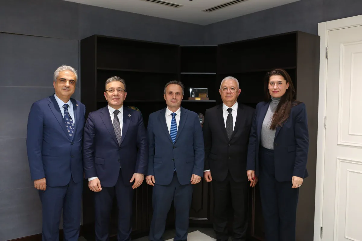 9 Eylül Üniversitesi Rektörü Prof. Dr. Bayram Yılmaz, Türkiye İlaç ve Tıbbi Cihaz Kurumu Başkanlığı'na Atanan Prof. Dr. Ahmet Ayar'ı Ziyaret Etti 9 Eylül Üniversitesi Rektörü Prof. Dr. Bayram Yılmaz, Türkiye İlaç ve Tıbbi Cihaz Kurumu Başkanlığı'na Atanan Prof. Dr. Ahmet Ayar'ı Ziyaret Etti