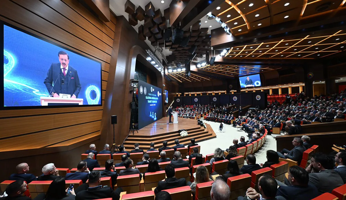 Türkiye Yüzyılında Ulaştırma Koridorları ve Transit Taşımacılık Toplantısı Türkiye Yüzyılında Ulaştırma Koridorları ve Transit Taşımacılık Toplantısı