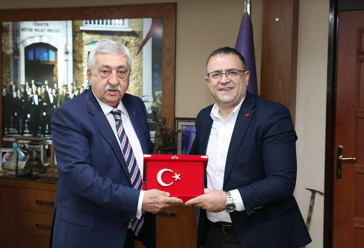 TESK Genel Merkezi, Kocaeli Derince Belediye Başkanı Sertif Gökçe'yi Ağırladı TESK Genel Merkezi, Kocaeli Derince Belediye Başkanı Sertif Gökçe'yi Ağırladı