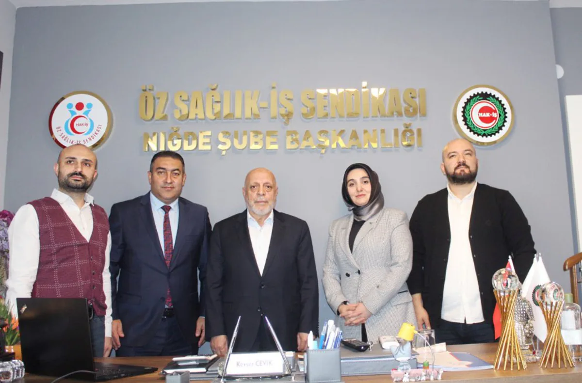 Genel Başkan Mahmut Arslan, Niğde'de Temsilciler Toplantısı Gerçekleştirdi Genel Başkan Mahmut Arslan, Niğde'de Temsilciler Toplantısı Gerçekleştirdi