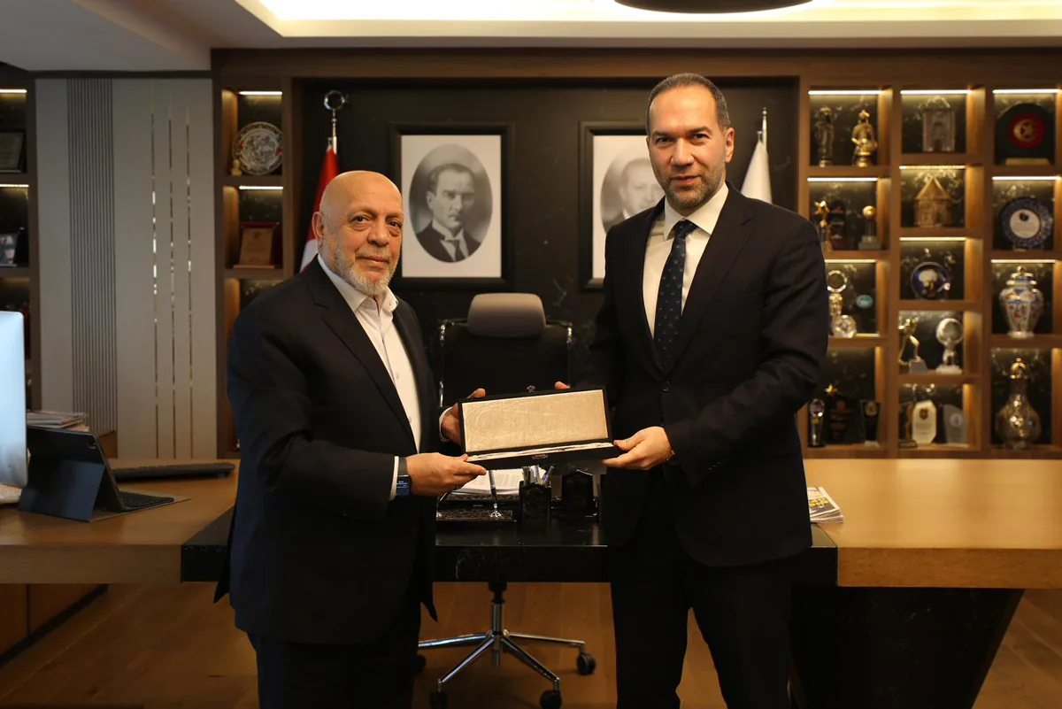 Genel Başkan Mahmut Arslan, Niğde Belediye Başkanı Emrah Özdemir'i Ziyaret Etti Genel Başkan Mahmut Arslan, Niğde Belediye Başkanı Emrah Özdemir'i Ziyaret Etti