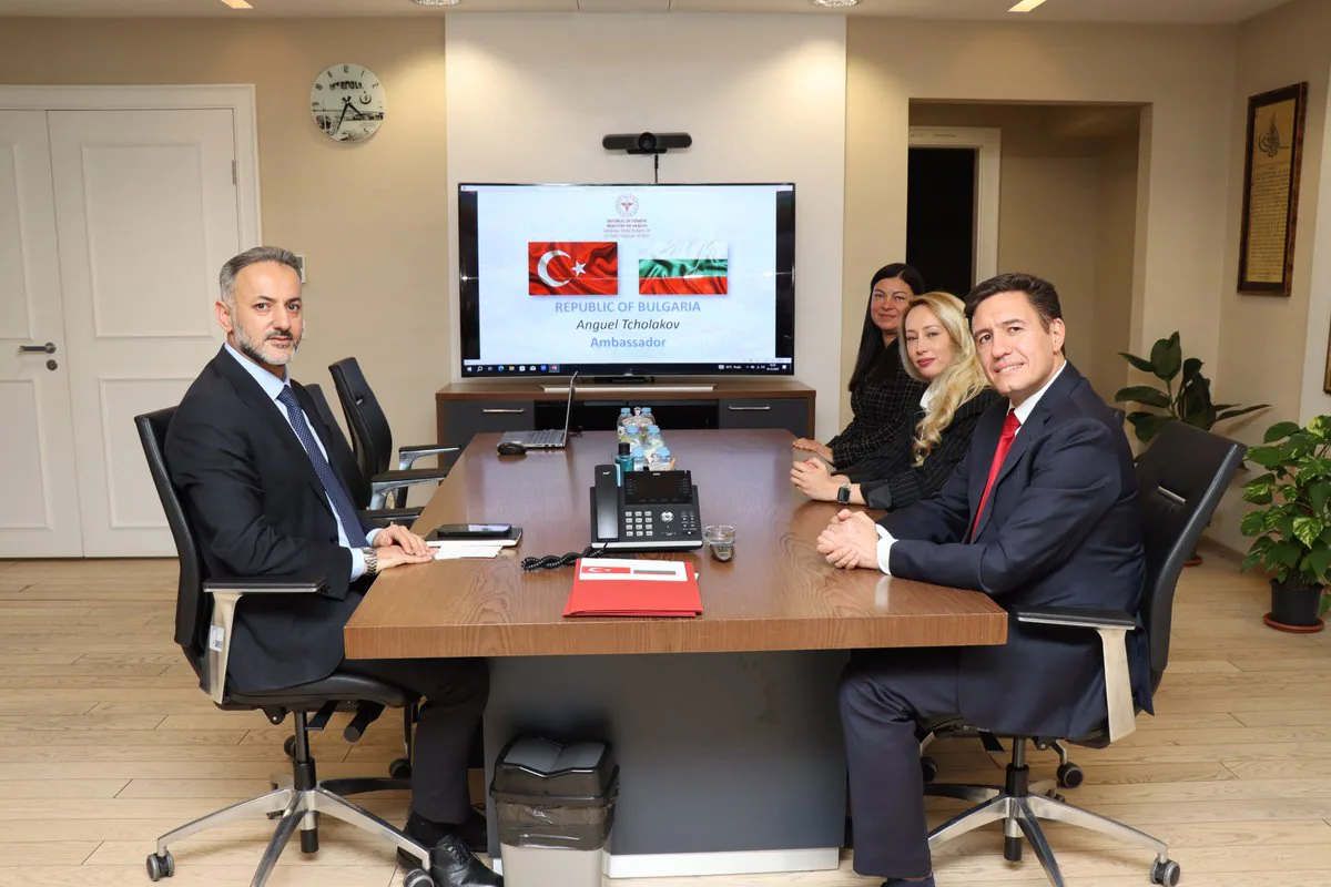 Bulgaristan Büyükelçisi Anguel Tcholakov, Genel Müdür Dr. Aziz Alper Biten'i makamında ziyaret etti Bulgaristan Büyükelçisi Anguel Tcholakov, Genel Müdür Dr. Aziz Alper Biten'i makamında ziyaret etti