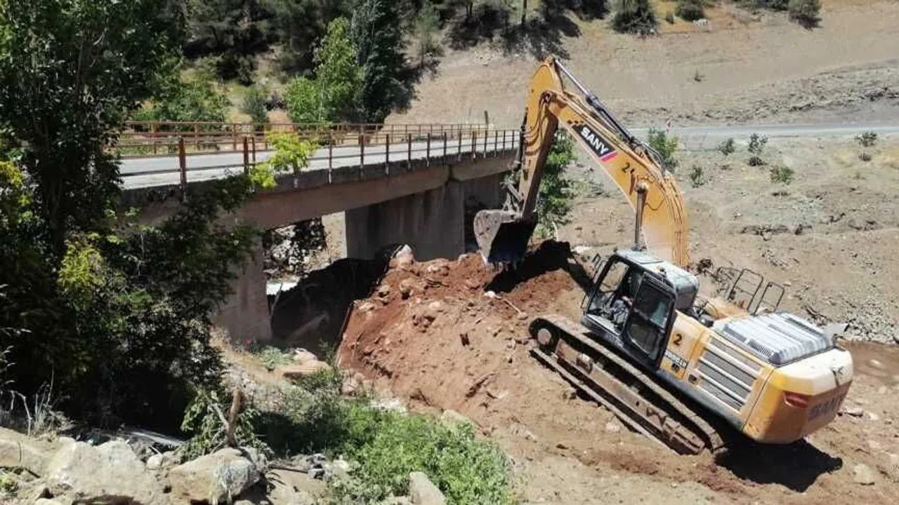 Bertiz'de Ulaşım Çilesi Bitiyor: Dulkadiroğlu'na Dev Köprü Bertiz'de Ulaşım Çilesi Bitiyor: Dulkadiroğlu'na Dev Köprü