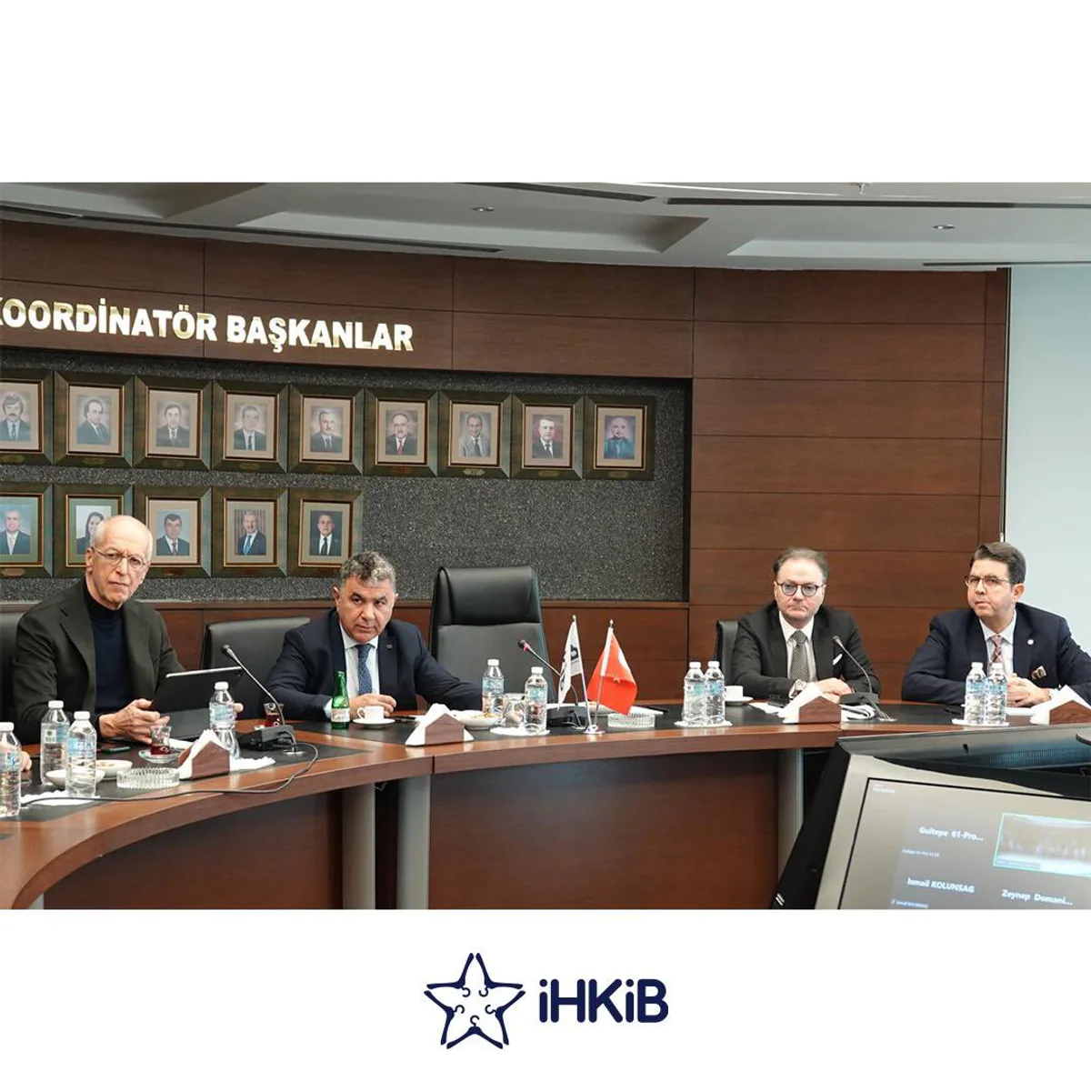 İstanbul Hazır Giyim Sektörü Toplantısı Yapıldı İstanbul Hazır Giyim Sektörü Toplantısı Yapıldı