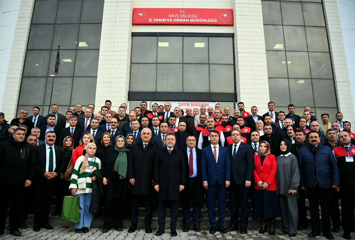Tarım ve Orman Bakanı İbrahim Yumaklı, Muş ilinde Aile Bağlarını Güçlendirmek İçin Buluştu Tarım ve Orman Bakanı İbrahim Yumaklı, Muş ilinde Aile Bağlarını Güçlendirmek İçin Buluştu
