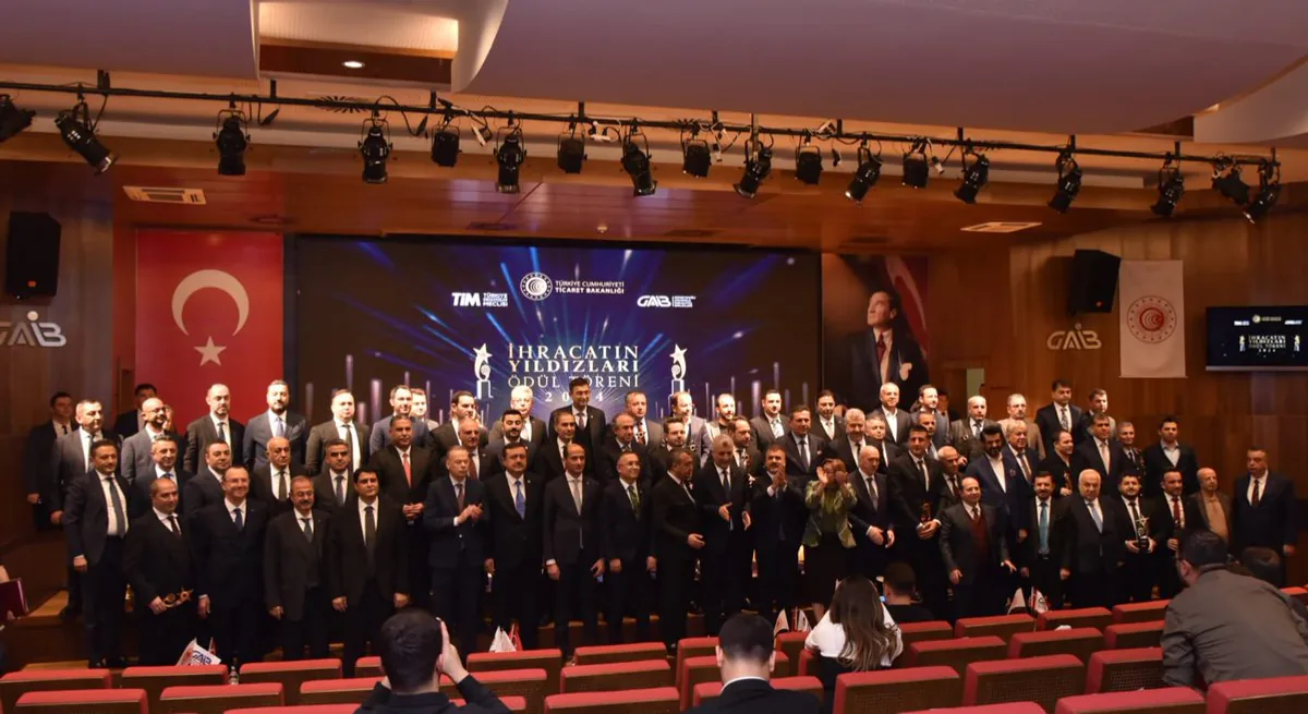 Ticaret Bakanı Ömer Bolat, İhracatın Yıldızları Ödül Töreni'ne Katıldı Ticaret Bakanı Ömer Bolat, İhracatın Yıldızları Ödül Töreni'ne Katıldı