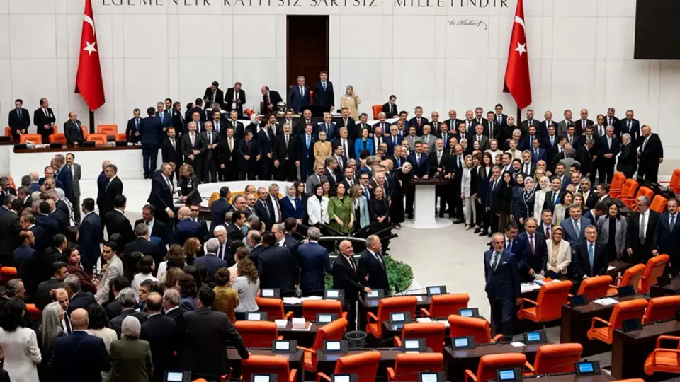 Meclis'te Çerçeve Yasa Görüşmeleri Tamamlandı: İşte Parti Parti Oy Dağılımı görseli