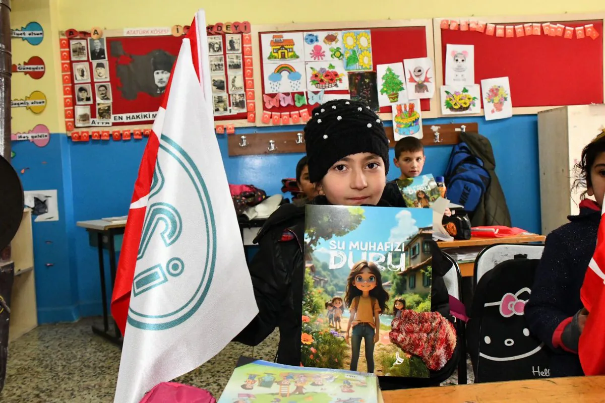 Devlet Su İşleri Genel Müdürlüğü'nden Öğrencilere Su Muhafızı Duru Kitabı Hediyesi Devlet Su İşleri Genel Müdürlüğü'nden Öğrencilere Su Muhafızı Duru Kitabı Hediyesi