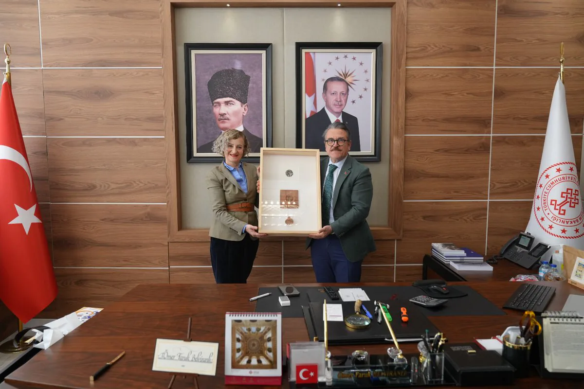 Hacettepe Üniversitesi Güzel Sanatlar Fakültesi Dekanı Prof. Dr. Nadire Şule Atılgan, Güzel Sanatlar Genel Müdürlüğü'nü Ziyaret Etti Hacettepe Üniversitesi Güzel Sanatlar Fakültesi Dekanı Prof. Dr. Nadire Şule Atılgan, Güzel Sanatlar Genel Müdürlüğü'nü Ziyaret Etti