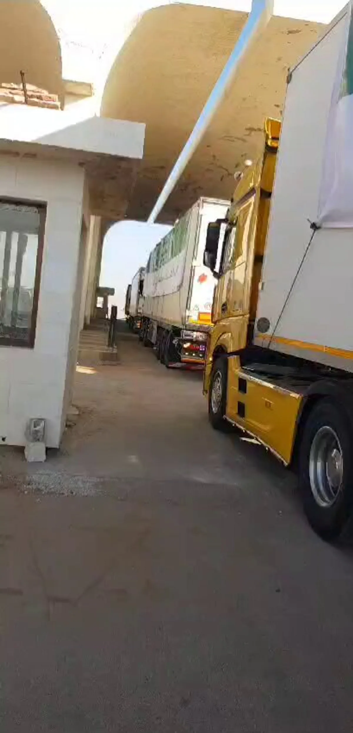 Suudi Arabistan, Suriye'ye İnsani Yardım Konvoyunu Gönderdi Suudi Arabistan, Suriye'ye İnsani Yardım Konvoyunu Gönderdi